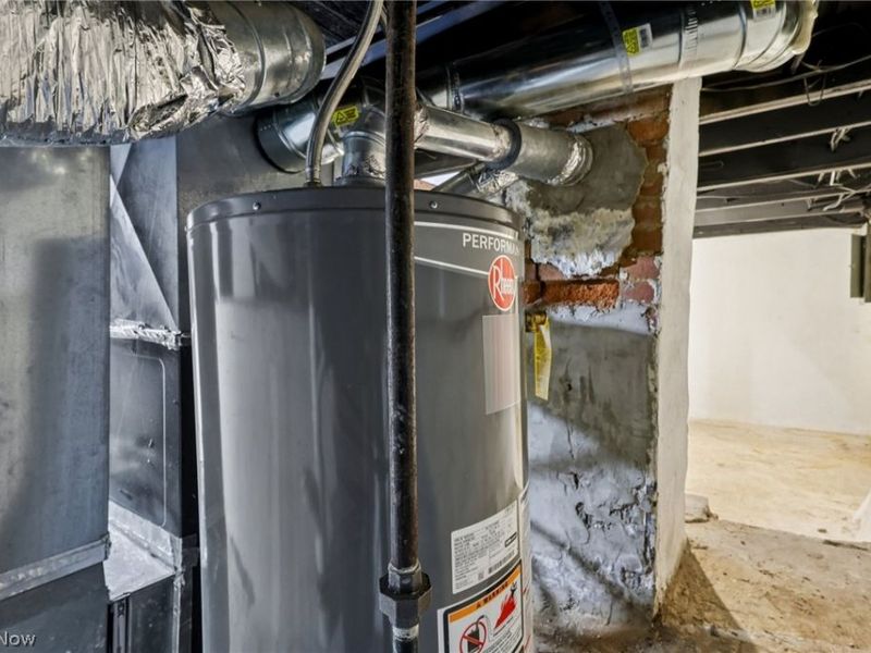 575 Flora Avenue, Akron, OH 44314 Photo 38