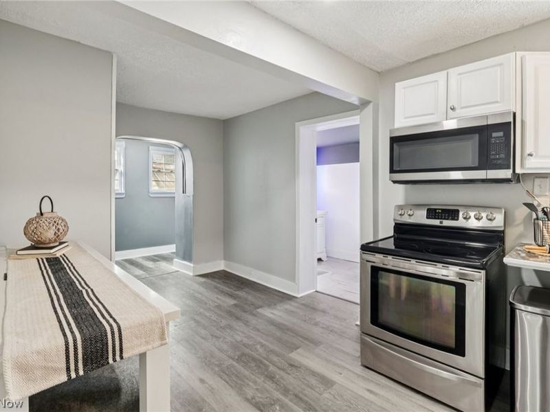 575 Flora Avenue, Akron, OH 44314 Photo 8