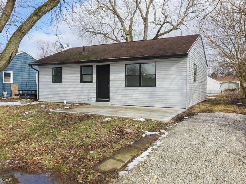 2102 Endrow Avenue NE, Canton, OH 44705 Photo 1