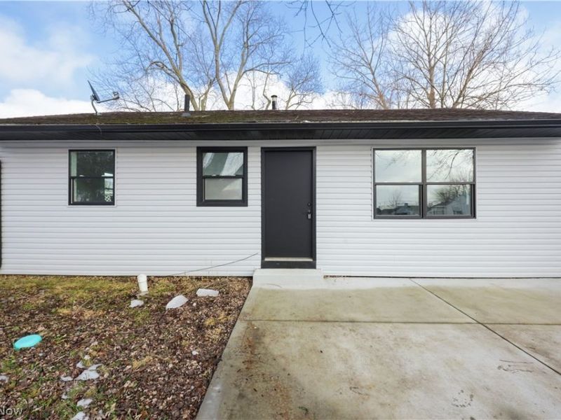 2102 Endrow Avenue NE, Canton, OH 44705 Photo 6