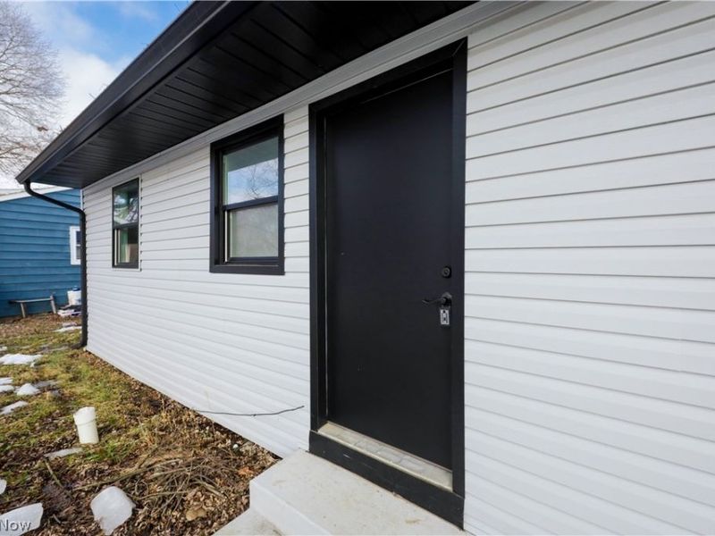 2102 Endrow Avenue NE, Canton, OH 44705 Photo 7