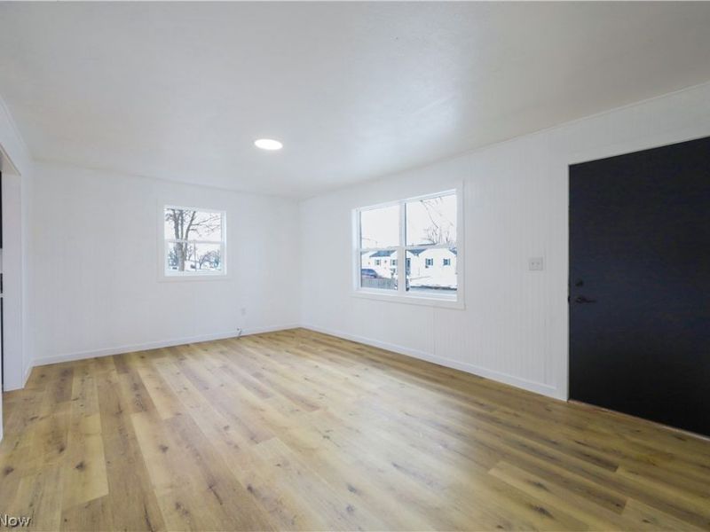 2102 Endrow Avenue NE, Canton, OH 44705 Photo 9