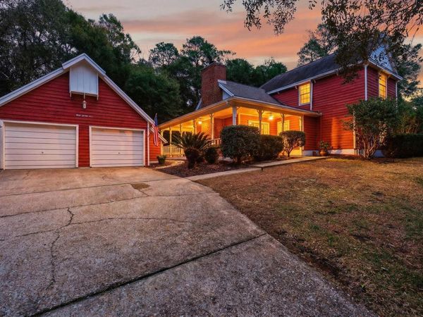 821 Lake Amick Drive, Niceville, FL 32578