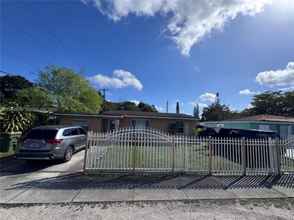 12625 NW 1st Ct , North Miami, FL 33168