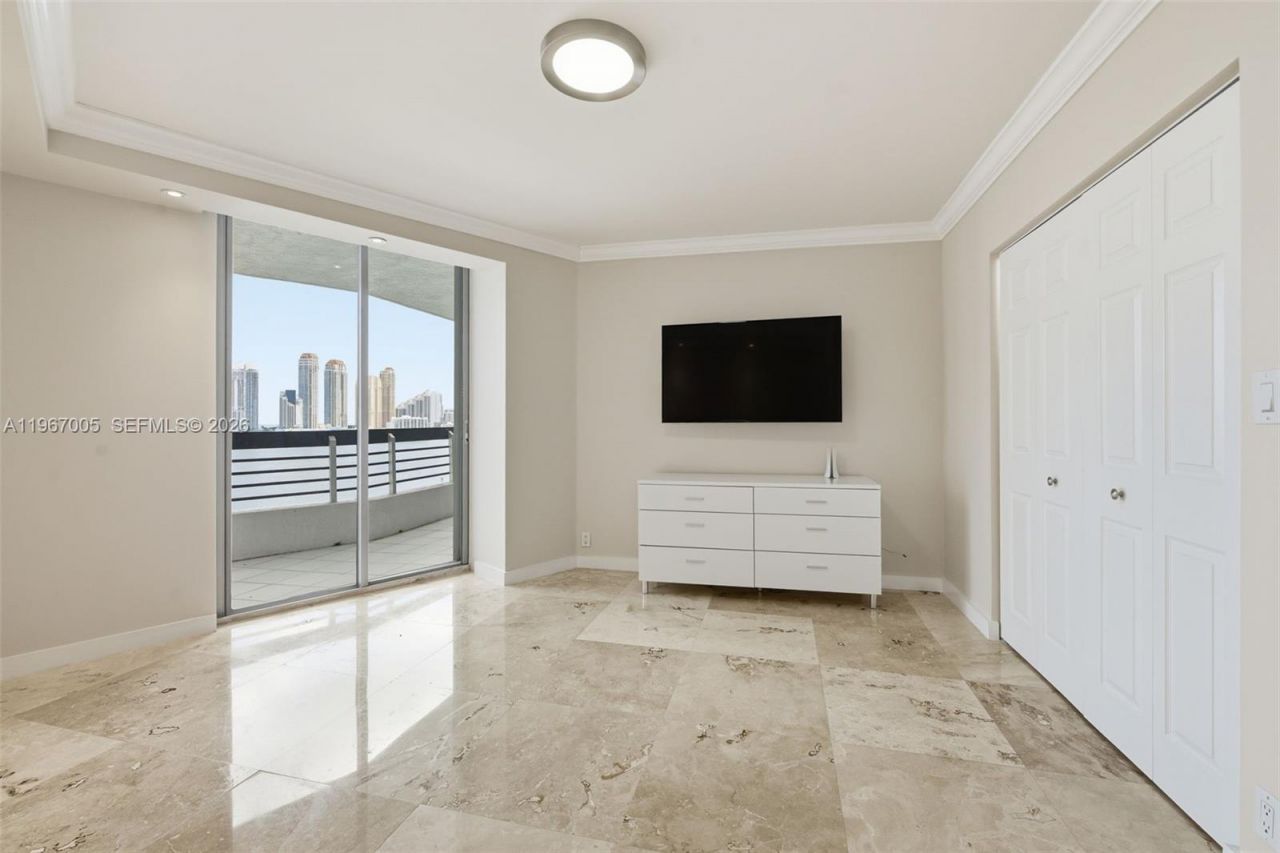 3530 Mystic Pointe Dr, Unit 1212, Aventura, FL 33180 Photo