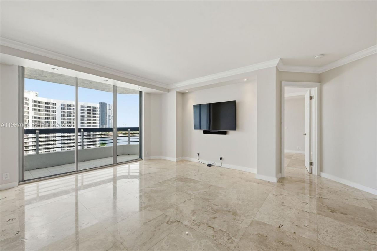 3530 Mystic Pointe Dr, Unit 1212, Aventura, FL 33180 Photo