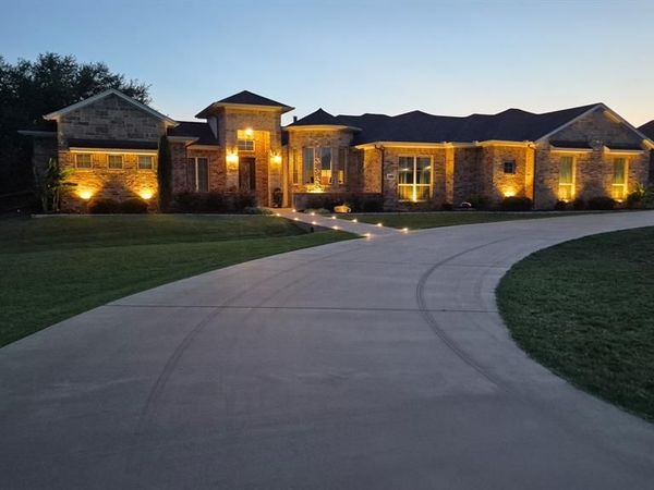 100 Maverick Court, Granbury, TX 76049