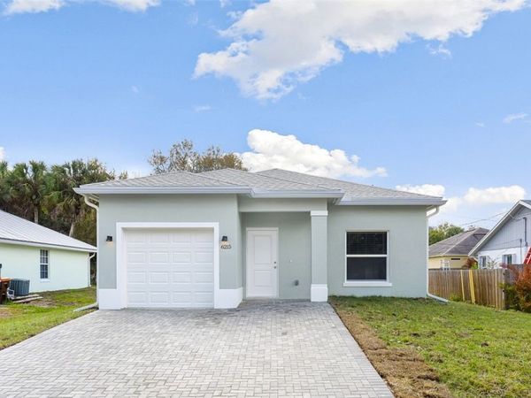 6215 4th Lane, Vero Beach, FL 32968