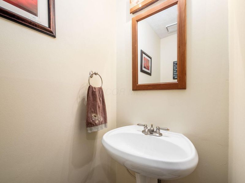 1760 Fallhaven Drive, Columbus, OH 43235 Photo 13