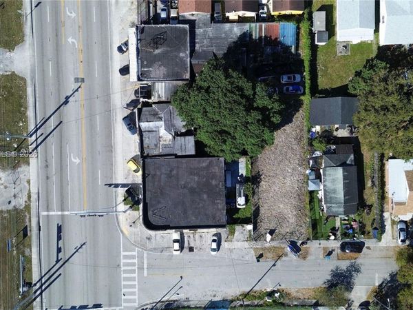 1067 NW 79th St, Miami, FL 33150