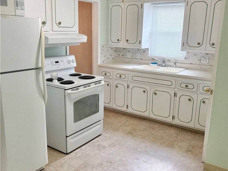 5916 W 54th Street, Parma, OH 44129 Photo 5