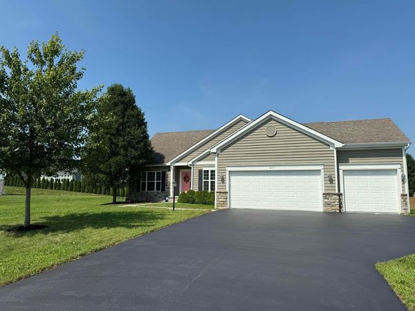 217 Warbler Court , Pickerington, OH 43147
