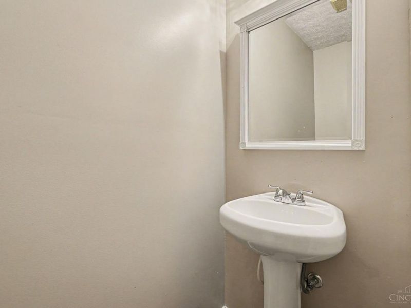 2017 Broadhurst Avenue, Springfield Twp., OH 45240 Photo 11