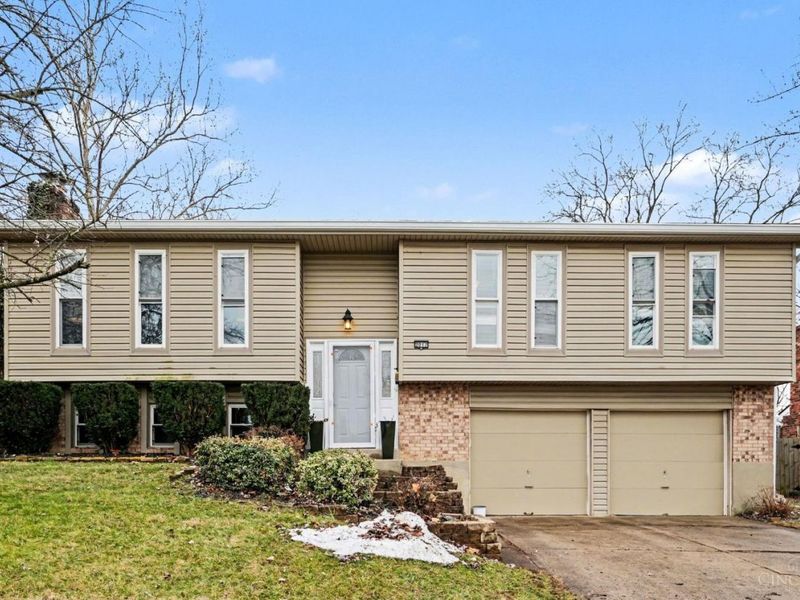 2017 Broadhurst Avenue, Springfield Twp., OH 45240 Photo 2