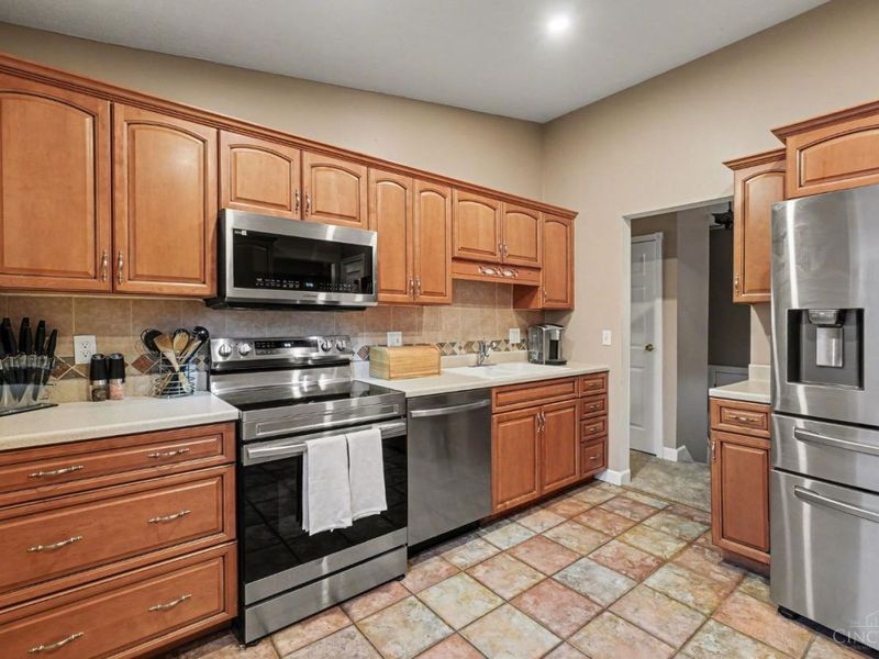 2017 Broadhurst Avenue, Springfield Twp., OH 45240 Photo 9