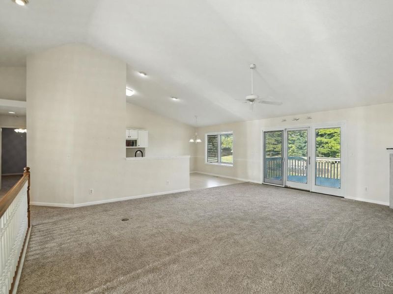 9372 Parkside Drive, Centerville, OH 45458 Photo 13