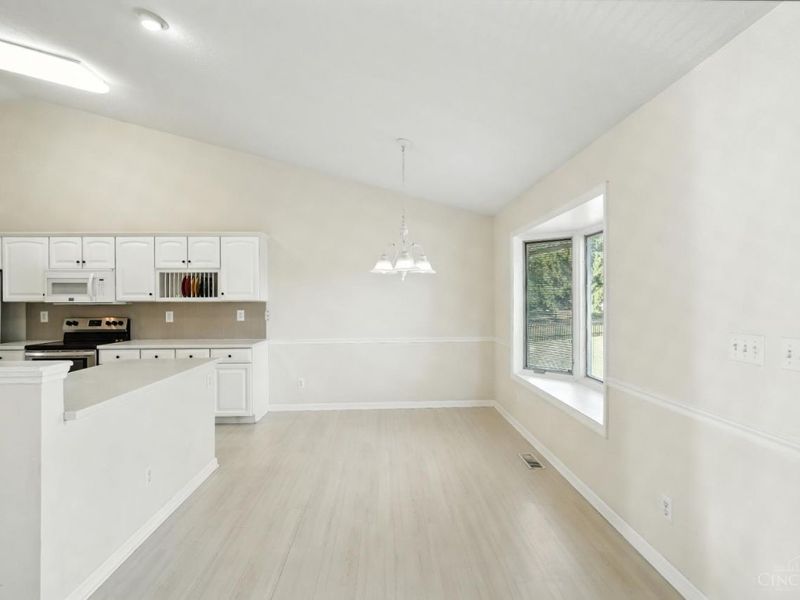 9372 Parkside Drive, Centerville, OH 45458 Photo 14