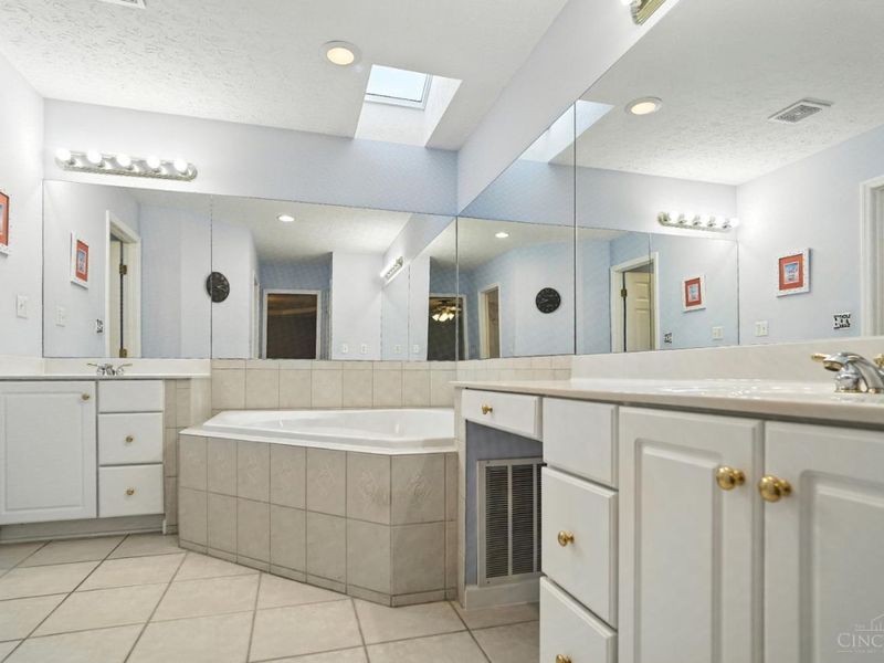 9372 Parkside Drive, Centerville, OH 45458 Photo 26