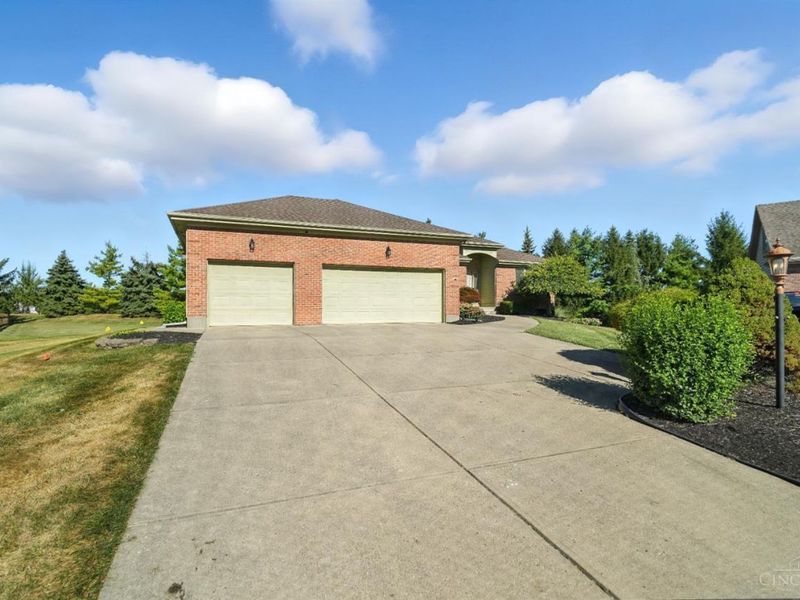 9372 Parkside Drive, Centerville, OH 45458 Photo 3