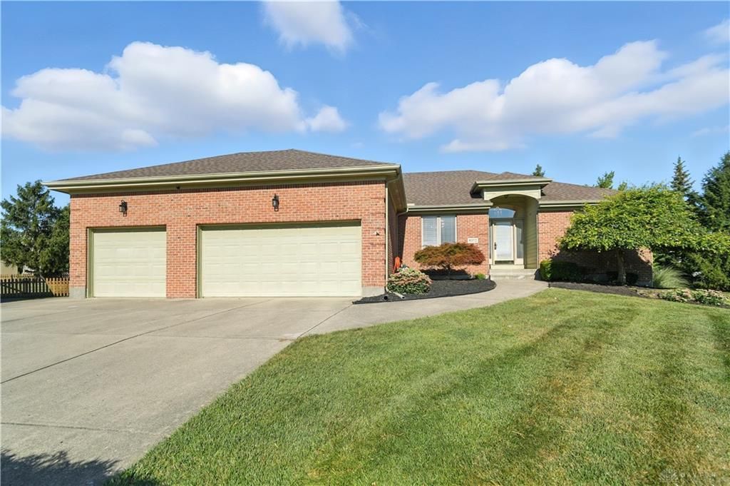 9372 Parkside Drive, Centerville, OH 45458 Main Photo