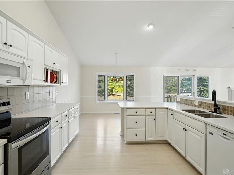 9372 Parkside Drive, Centerville, OH 45458 Photo 10