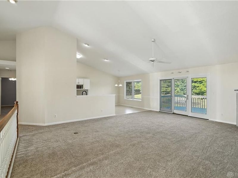 9372 Parkside Drive, Centerville, OH 45458 Photo 7