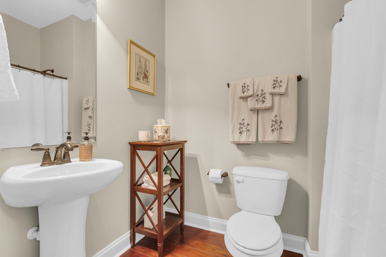 1022 Legacy Lane Photo 10