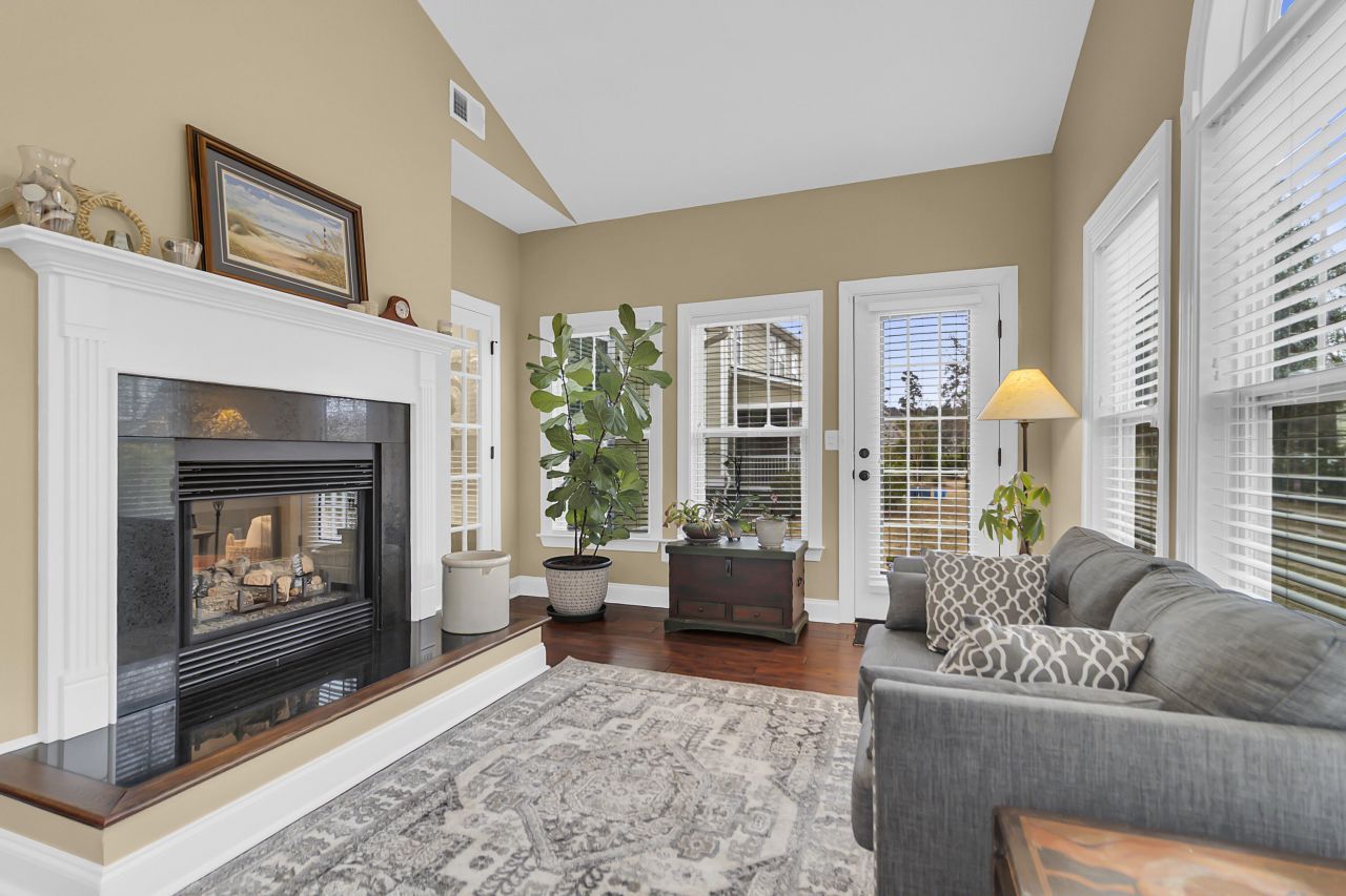 1022 Legacy Lane Photo 17