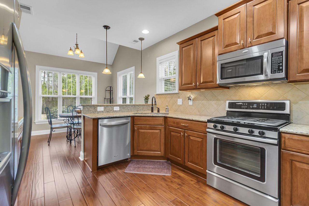 1022 Legacy Lane Photo 19