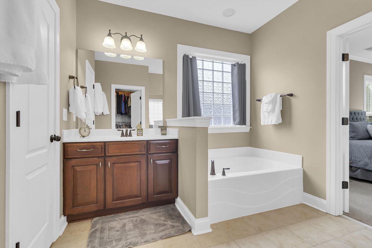 1022 Legacy Lane Photo 31