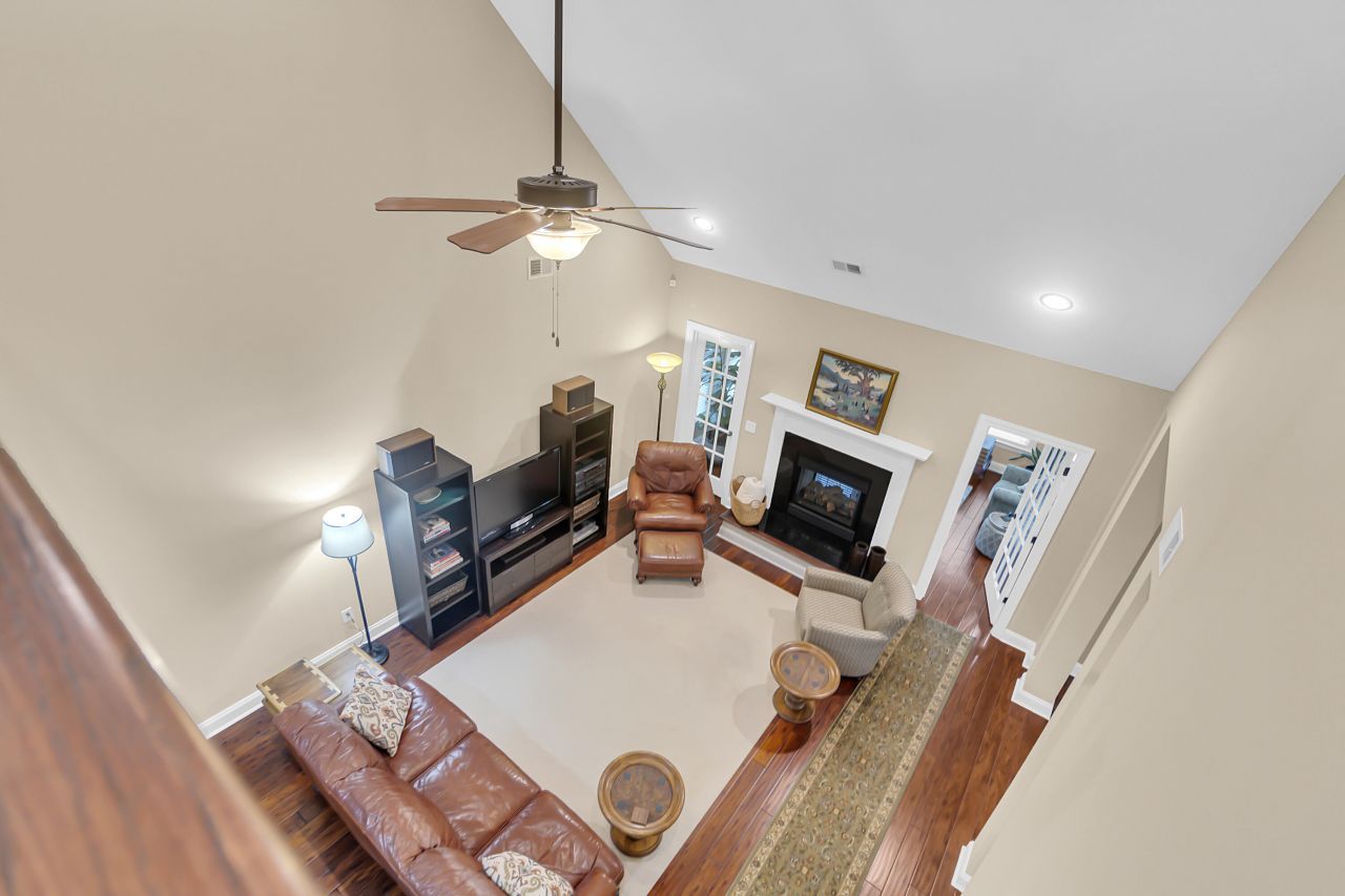 1022 Legacy Lane Photo 33