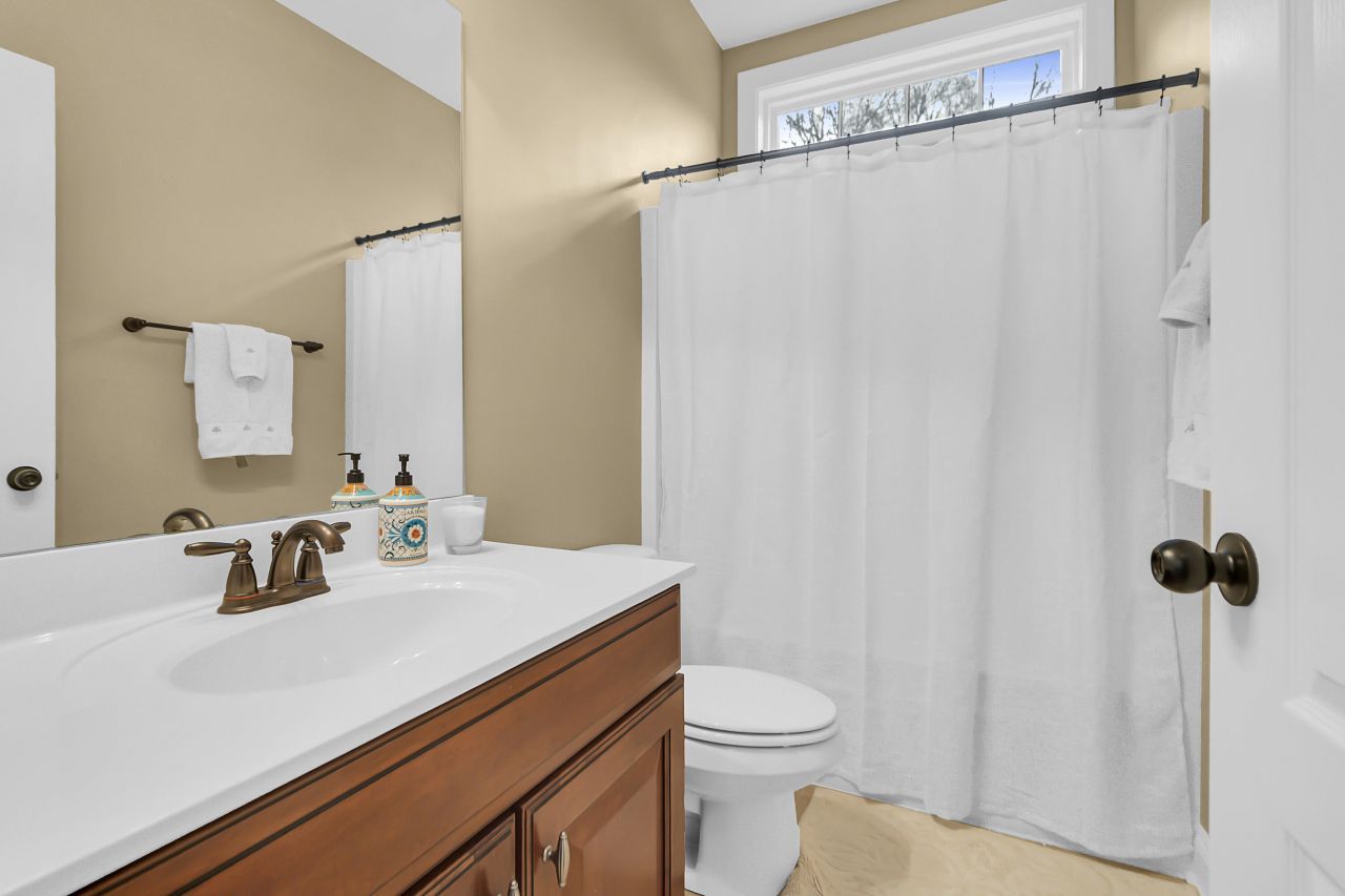 1022 Legacy Lane Photo 39