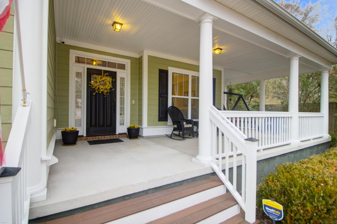 1022 Legacy Lane Photo 4