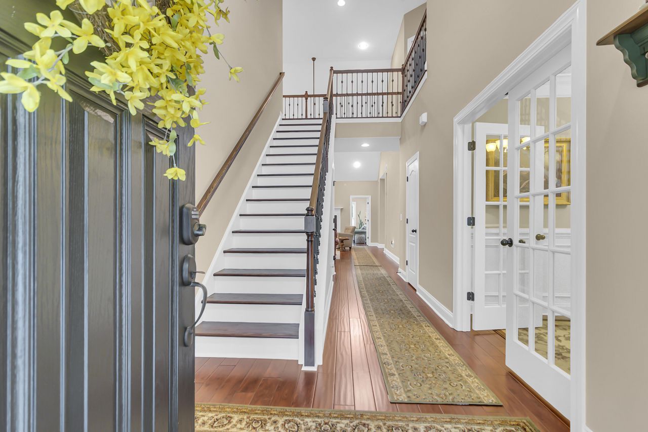 1022 Legacy Lane Photo 6