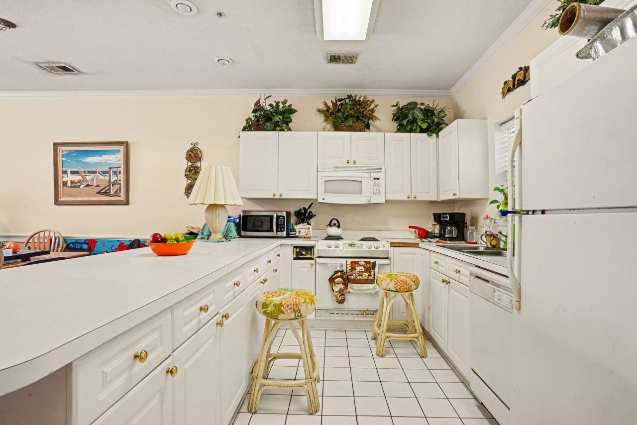 4835 Carnation Circle  Photo 10