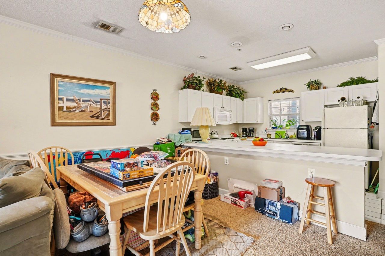 4835 Carnation Circle  Photo 8