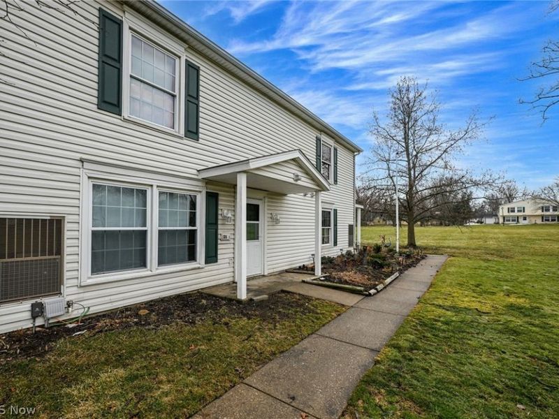 126 Ivy Hill Lane, Unit A-2, Medina, OH 44256 Photo 2