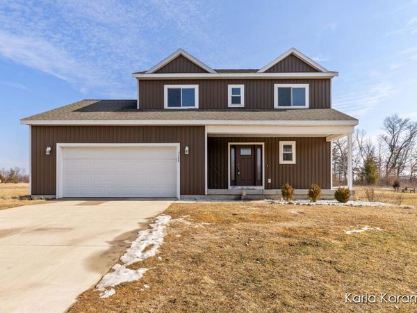 5268 N Point Drive, Pierson, MI 49339