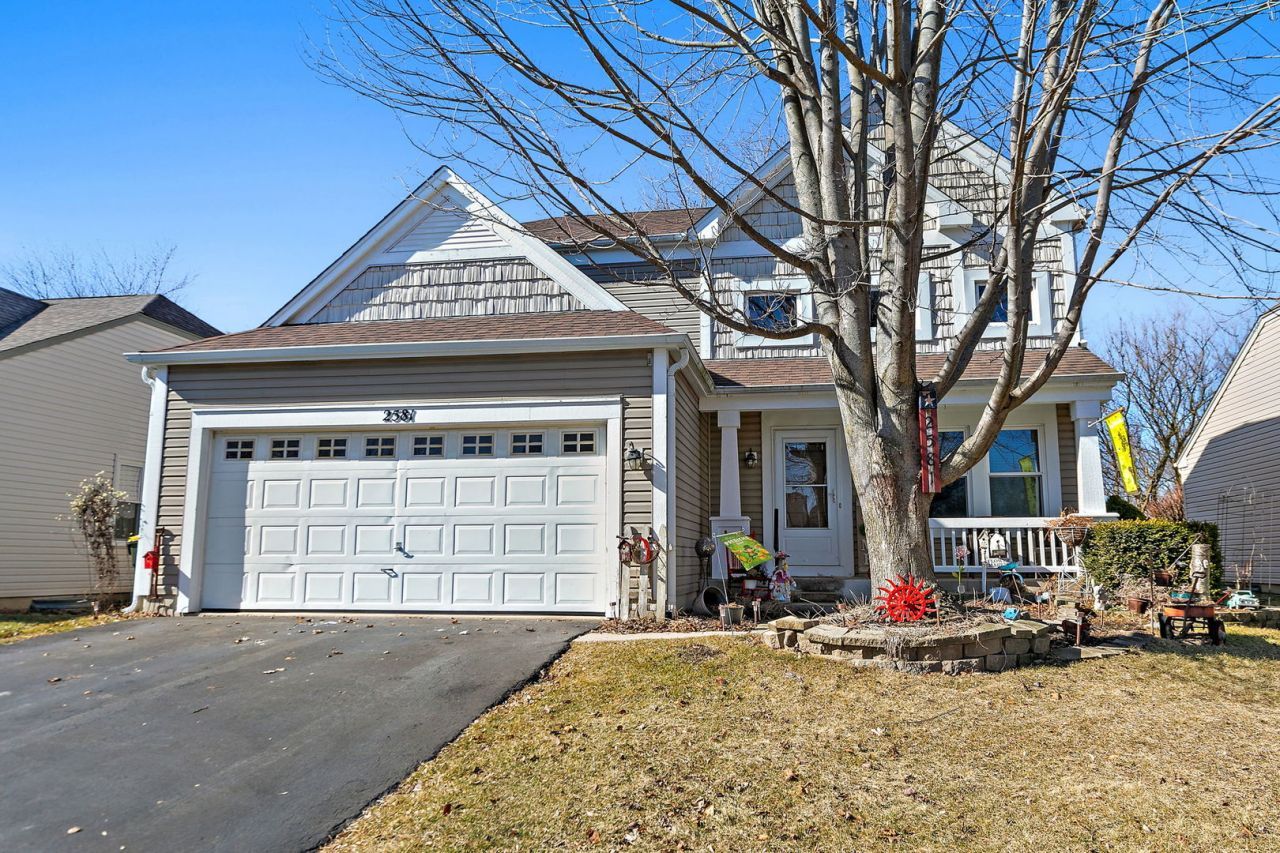 2581 Stanton Circle, Lake in the Hills, IL 60156 Main Photo