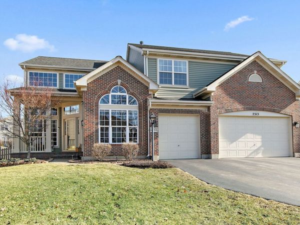 2313 Barrett Drive, Algonquin, IL 60102