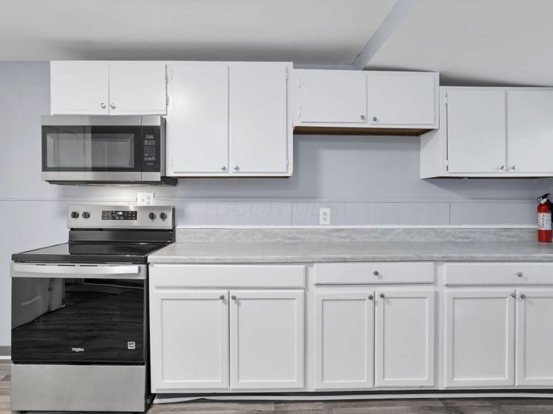 2475 Parkwood Avenue, Columbus, OH 43211 Photo 12