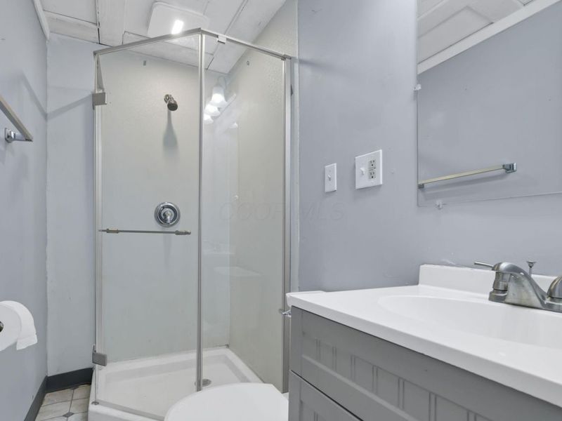 2475 Parkwood Avenue, Columbus, OH 43211 Photo 15