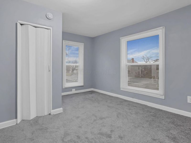 2475 Parkwood Avenue, Columbus, OH 43211 Photo 19