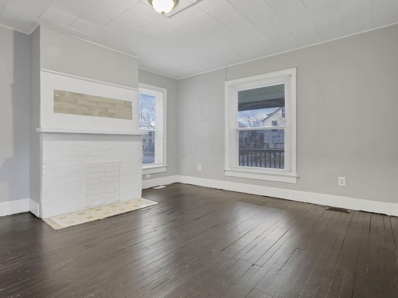 2475 Parkwood Avenue, Columbus, OH 43211 Photo 2