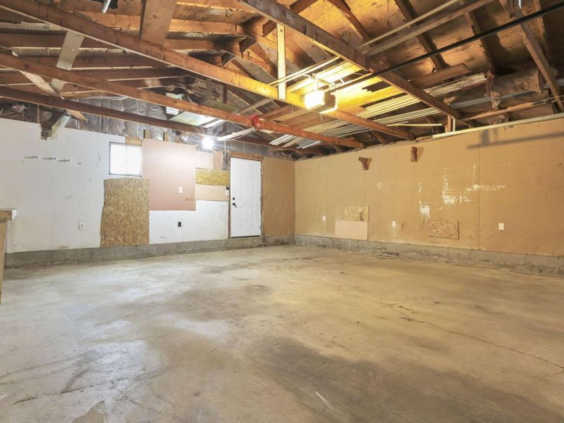 2475 Parkwood Avenue, Columbus, OH 43211 Photo 29