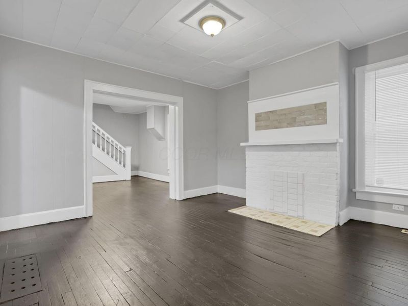 2475 Parkwood Avenue, Columbus, OH 43211 Photo 3