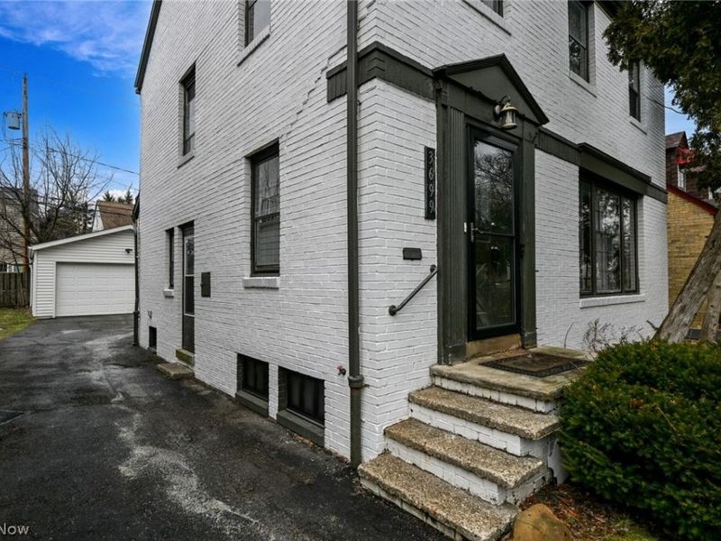 3699 Bainbridge Road, Cleveland Heights, OH 44118 Photo 2