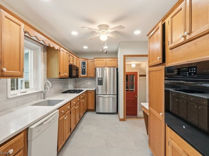 2665 Oak Park Boulevard, Cuyahoga Falls, OH 44221 Photo 13