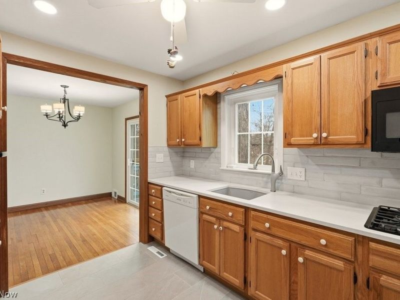 2665 Oak Park Boulevard, Cuyahoga Falls, OH 44221 Photo 20