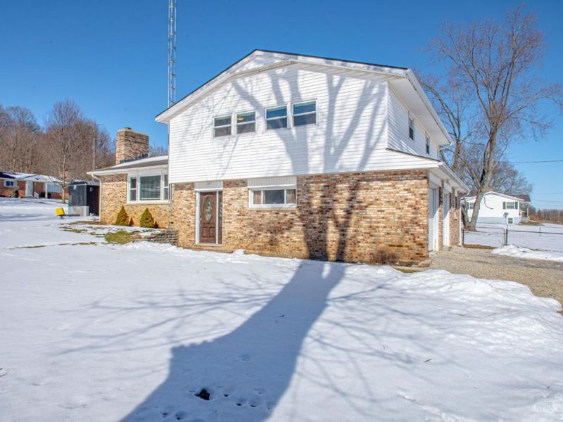 9500 Arnett Drive, Jefferson Twp, OH 45347 Photo 2